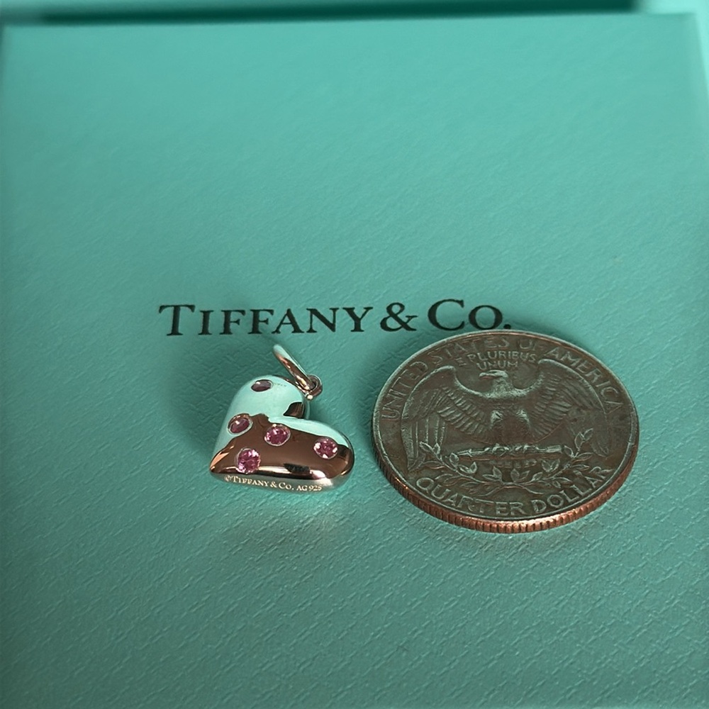 Tiffany & Co. Pink Sapphire Etolie Heart Charm in sterling silver New Condition - Picture 4 of 4